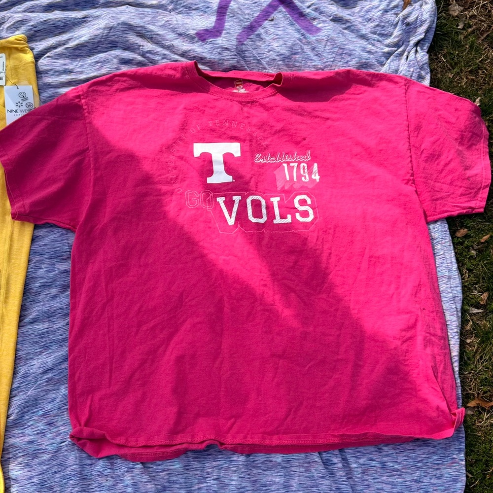 Kids Pink 'Vols' Graphic Tee - Brand Unspecified